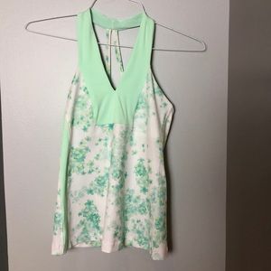 LULU Lemon top in mint green floral